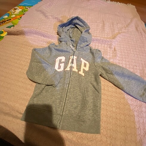 Gap sweatshirt