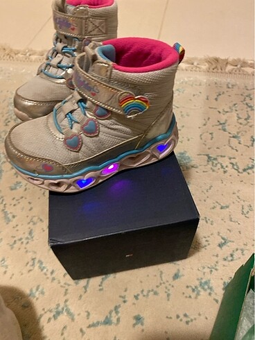 Skechers Skechers bot
