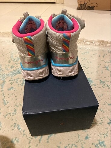 24 Beden Skechers bot