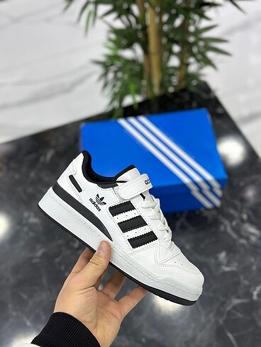 Adidas forum low