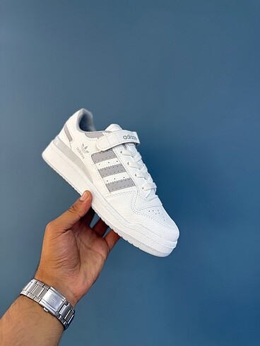 Adidas forum low