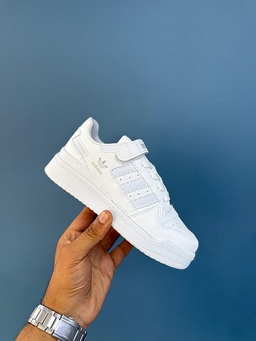 Adidas forum low