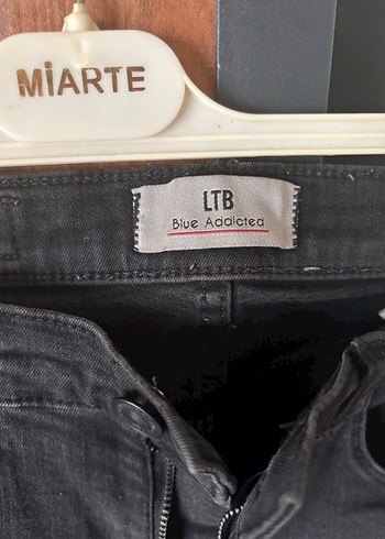 Siyah Yırtık Detaylı Kadın Kot Pantolon ltb - Görsel 4