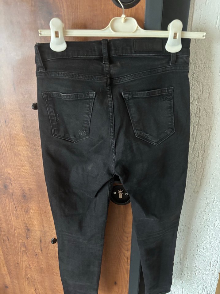 Siyah Yırtık Detaylı Kadın Kot Pantolon ltb - Görsel 2