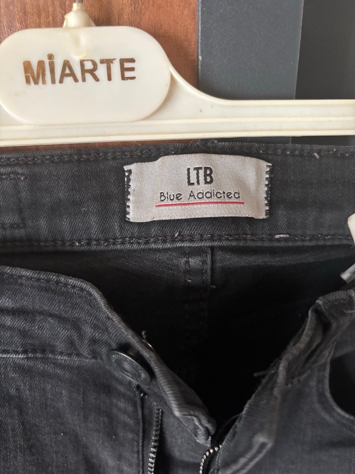 Siyah Yırtık Detaylı Kadın Kot Pantolon ltb - Görsel 4