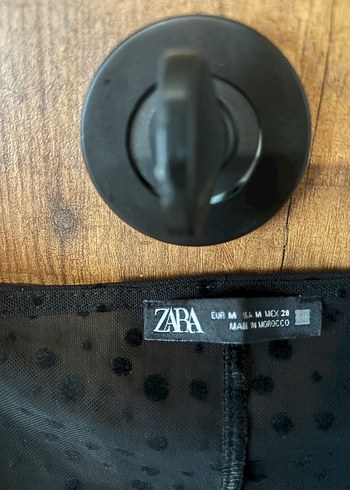 Siyah Puantiyeli Kısa Kollu V Yaka Bluz zara - Görsel 2