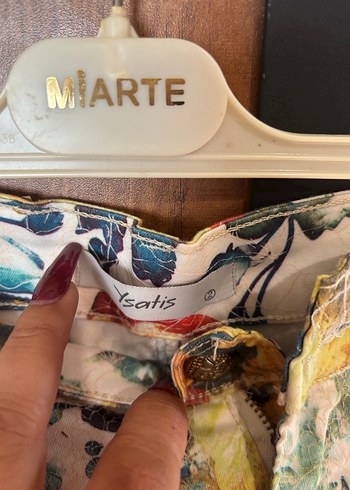 Çiçek Desenli Bol Kesim Mini Şort ysatis - Görsel 2