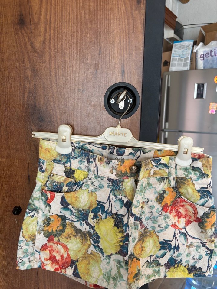 Çiçek Desenli Bol Kesim Mini Şort ysatis - Görsel 4