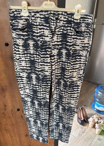 Kadın Zebra Desenli Pileli Uzun Kumaş Pantolon - Görsel 2