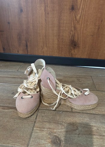 Pembe Süet Kadın Dolgu Topuklu Sandalet desa - Görsel 2