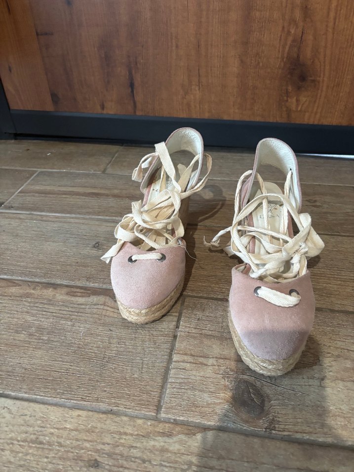 Pembe Süet Kadın Dolgu Topuklu Sandalet desa - Görsel 3