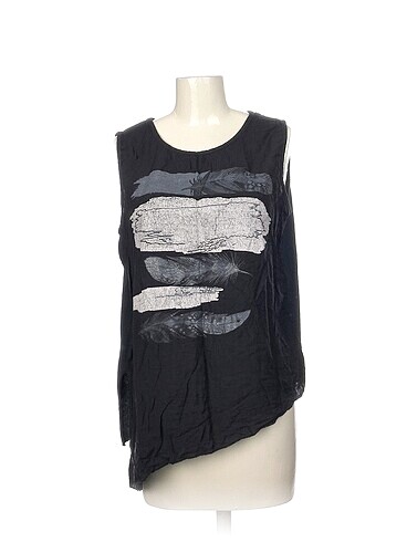 Diğer T-shirt %70 İndirimli.