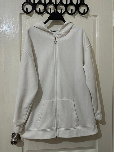 kapşonlu ve fermuarlı sweatshirt