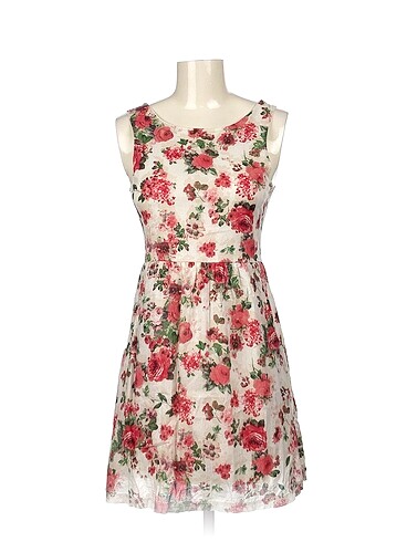 PreLoved Kısa Elbise %70 İndirimli.
