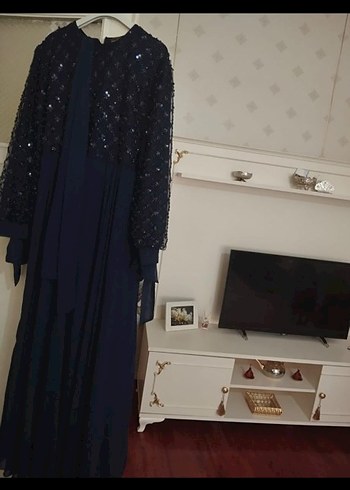 Uzun Kollu İşlemeli Lacivert Abiye Elbise - Görsel 4