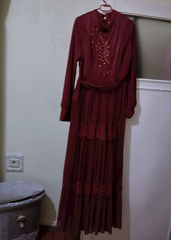 Bordo İşlemeli Uzun Kollu Uzun Abiye Elbise - Görsel 2