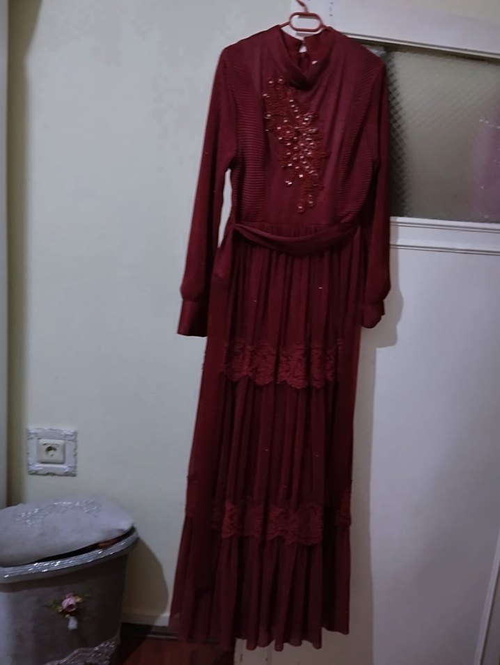 Bordo İşlemeli Uzun Kollu Uzun Abiye Elbise - Görsel 2