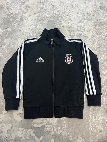 Erkek cocuk esofman üstü beşiktaş 4-5 yas