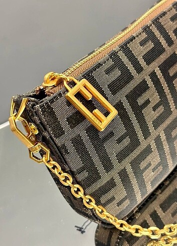 Fendi El kol cantasi