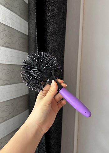 Diğer Mor Saplı Saç Fırçası