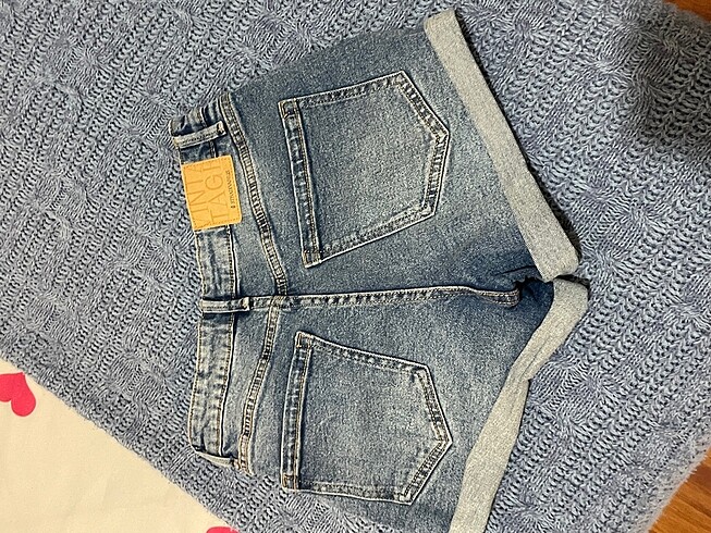36 Beden Stradivarius jean şort