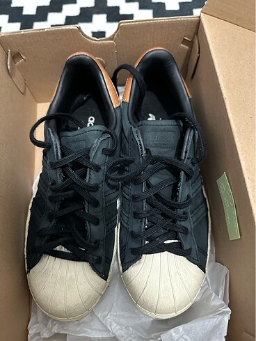 Adidas spor ayakkabı