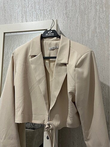 Trendyol & Milla Crop blazer