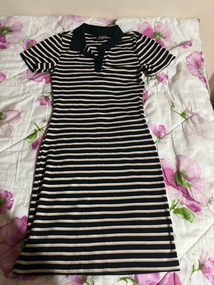 Düğmeli Siyah Çizgili Hamile Tişörtü - Görsel 2