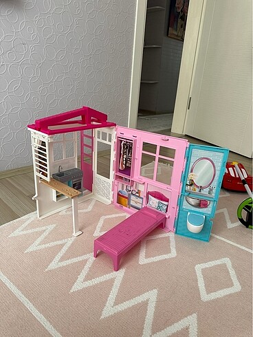 Barbie evi
