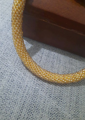 Beden Uzun Zincir Detaylı Altın Renkli Kadın Kolye
