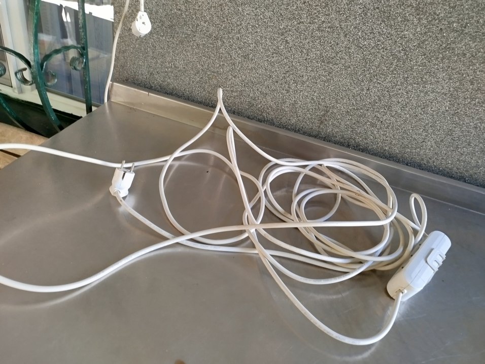 Beyaz Çoklu Priz ve Uzatma Kablosu - Görsel 2