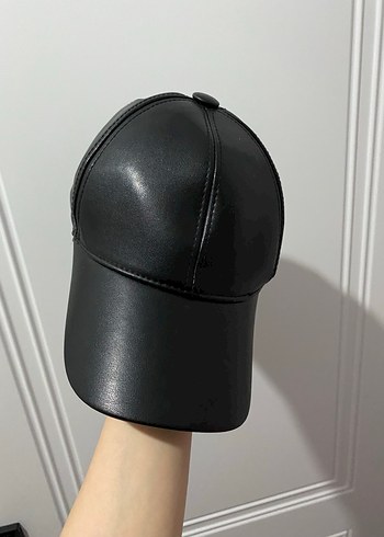 Siyah Deri Biker Kadın Şapka