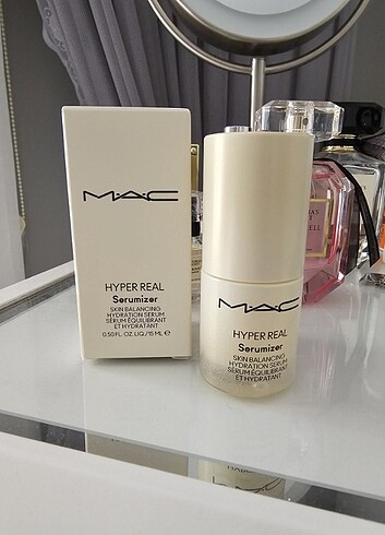 MAC HYPER REAL SERUMIZER NEMLENDİRİCİ SERUM - Görsel 2