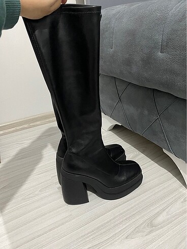 Bershka çizme