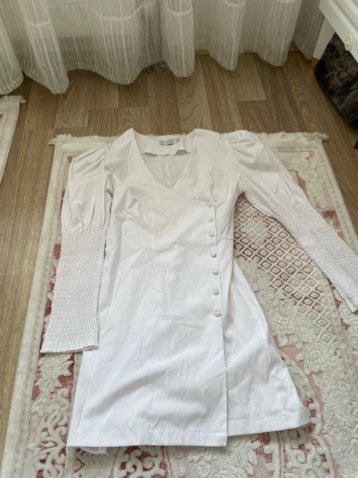 Düğmeli V Yaka Keten mini elbise elbise - Görsel 3