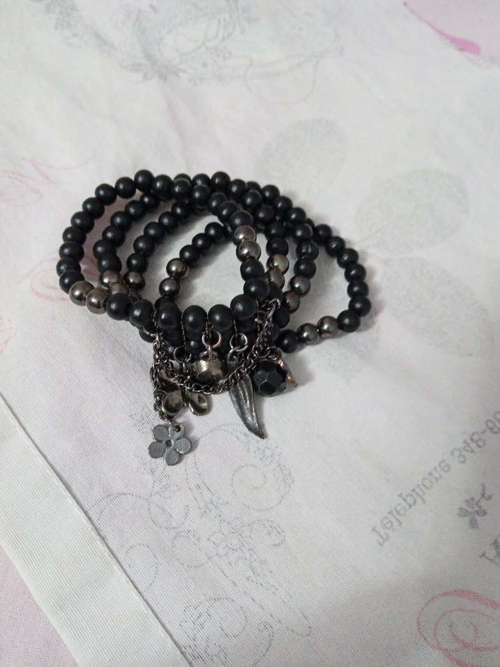 Siyah Boncuklu Gotik Bileklik - Görsel 3
