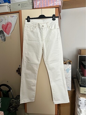 Beyaz Straight Fit Jean