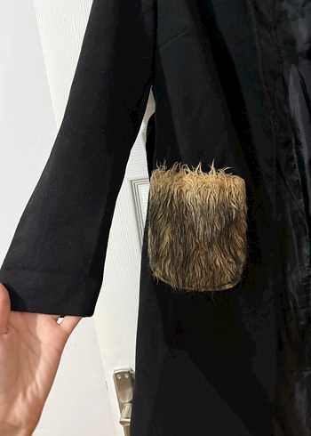 Kürk Detaylı Siyah Süet Kadın Kaban - Görsel 4