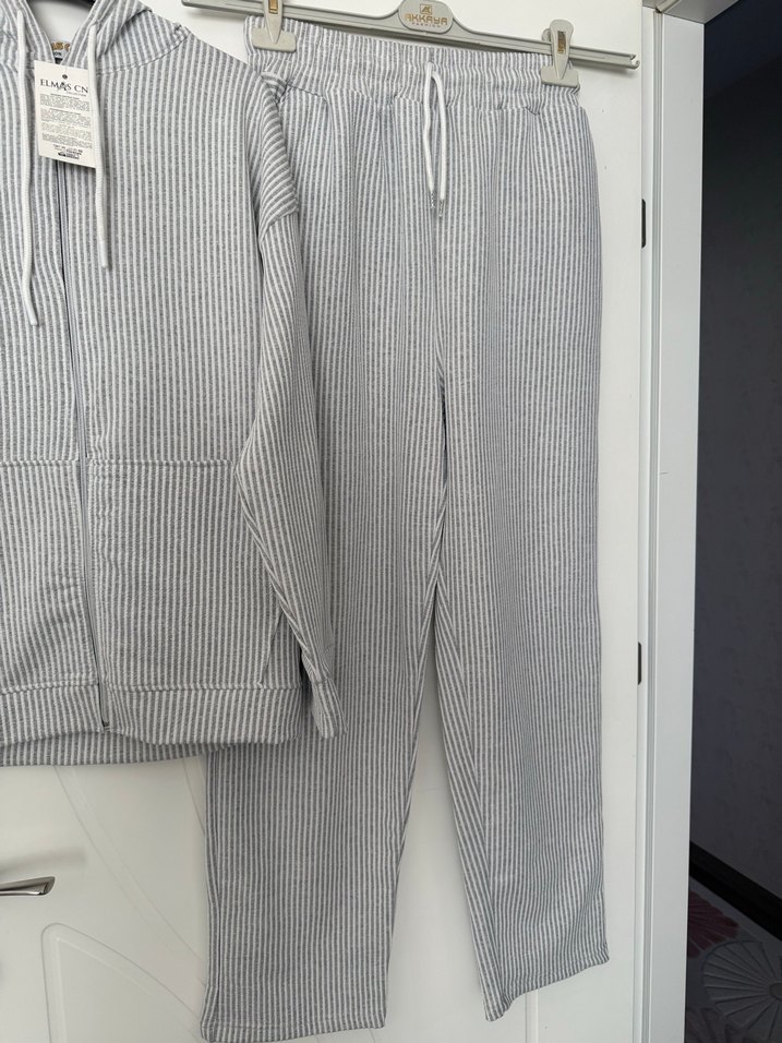 Gri Çizgili Kadın Keten Eşofman Takımı - Görsel 3