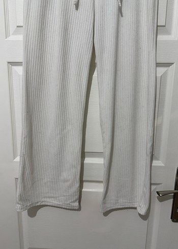 Beyaz Keten Kuşaklı Rahat Kesim Pantolon - Görsel 3