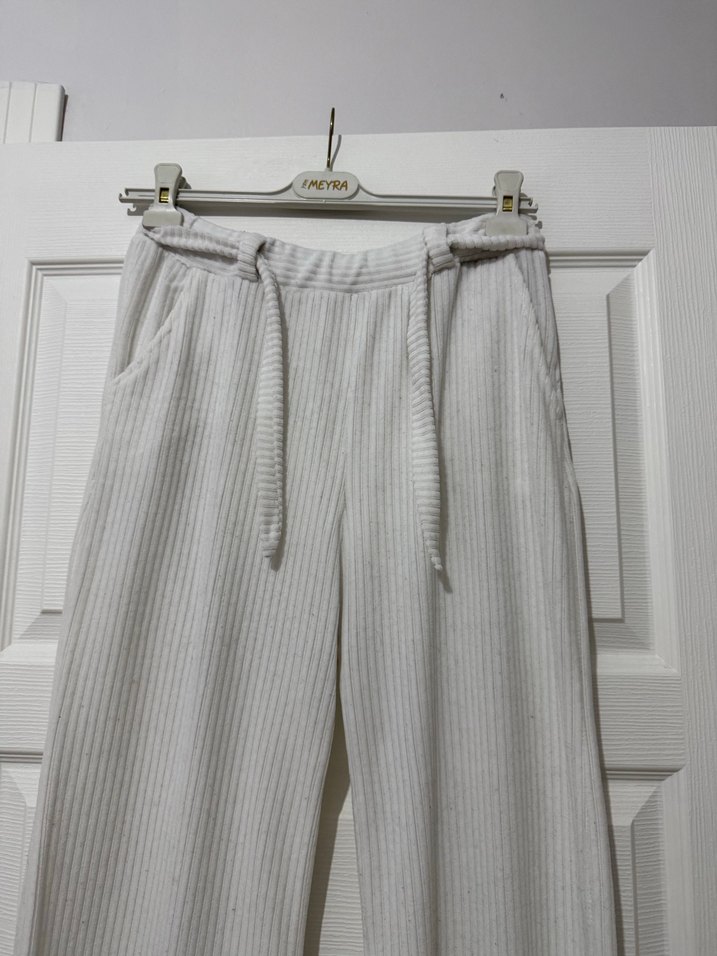 Beyaz Keten Kuşaklı Rahat Kesim Pantolon - Görsel 2