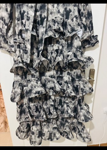 Gri Uzun Kollu Fırfırlı Bağlama Desenli Elbise - Görsel 3