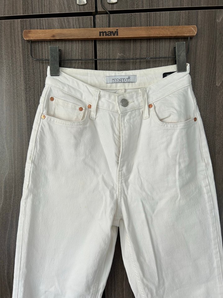 Ekru Yüksek Bel Straight  Kesim Jean 25/26 — görsel 3/6