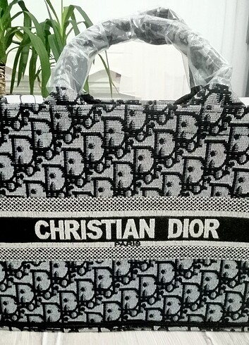 Christian Dior 