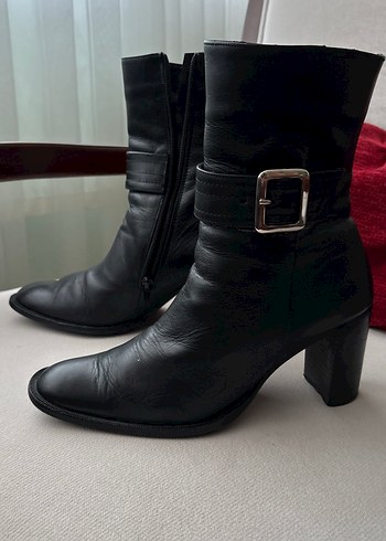 Siyah Deri Tokalı Yüksek Topuklu Kadın Botu - Görsel 2