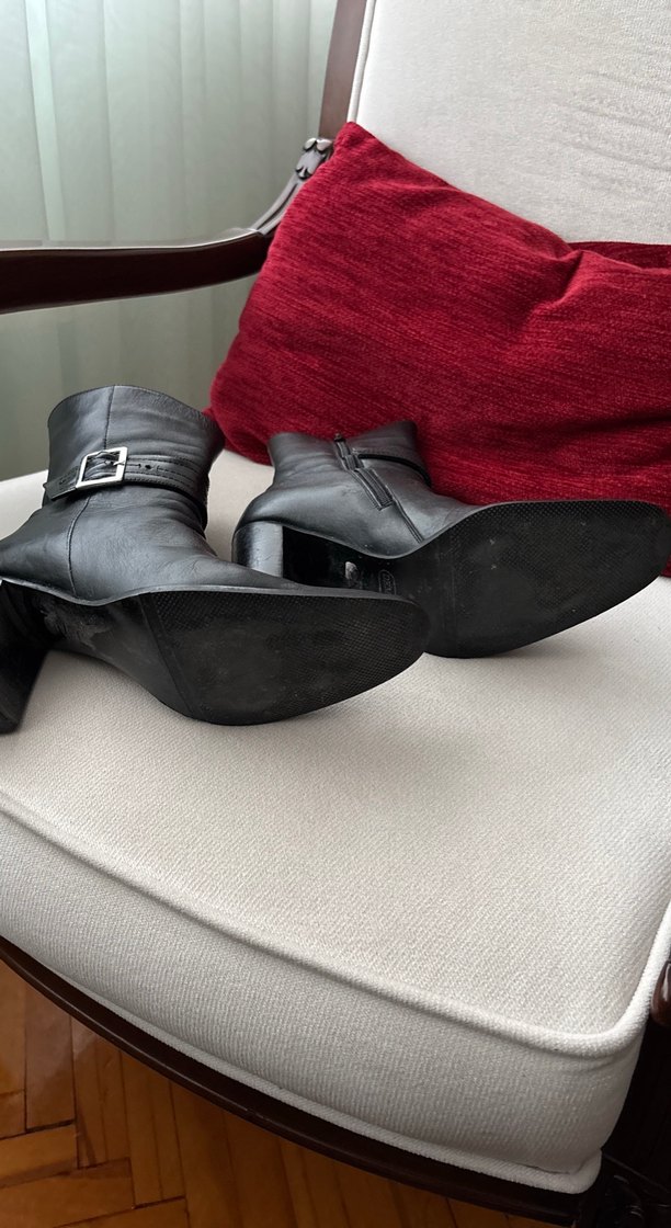 Siyah Deri Tokalı Yüksek Topuklu Kadın Botu - Görsel 3