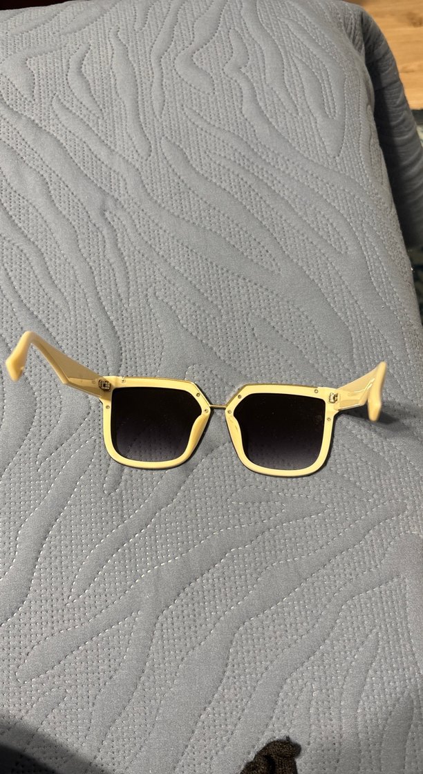 Şeffaf Detaylı Parlak Bej Kadın Güneş Gözlüğü - Görsel 2