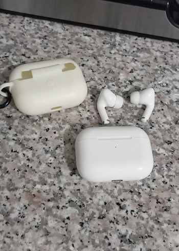 Beyaz Kablosuz Kulaklık ve Şarj Kutusu - Görsel 2