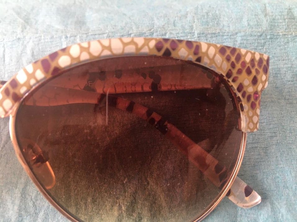 Parlak Payetli Bej Kadın Güneş Gözlüğü - Görsel 4