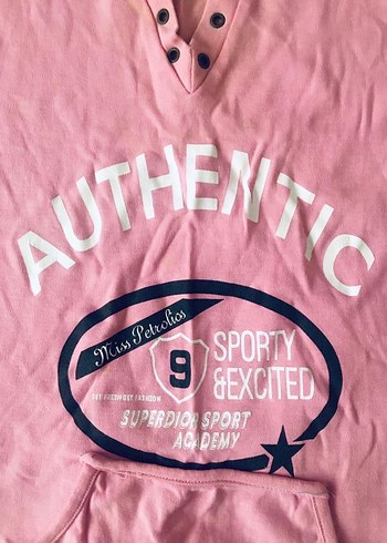 Kızlar için düğmeli pembe V yakalı tişört - Görsel 3